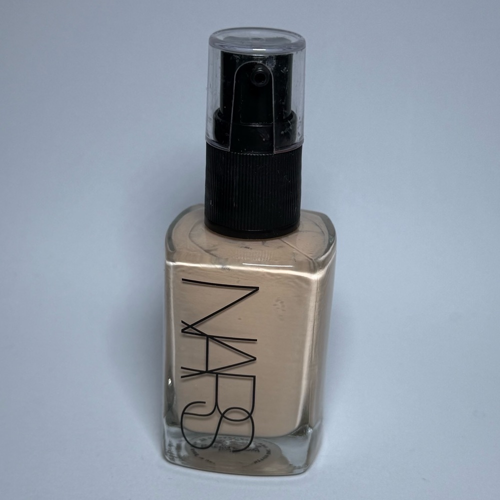NARS Sheer Glow Foundation Shade: Gobi